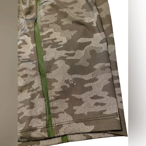 Men’s Lululemon Pace Breaker Linerless Shorts - Picture 5 of 9